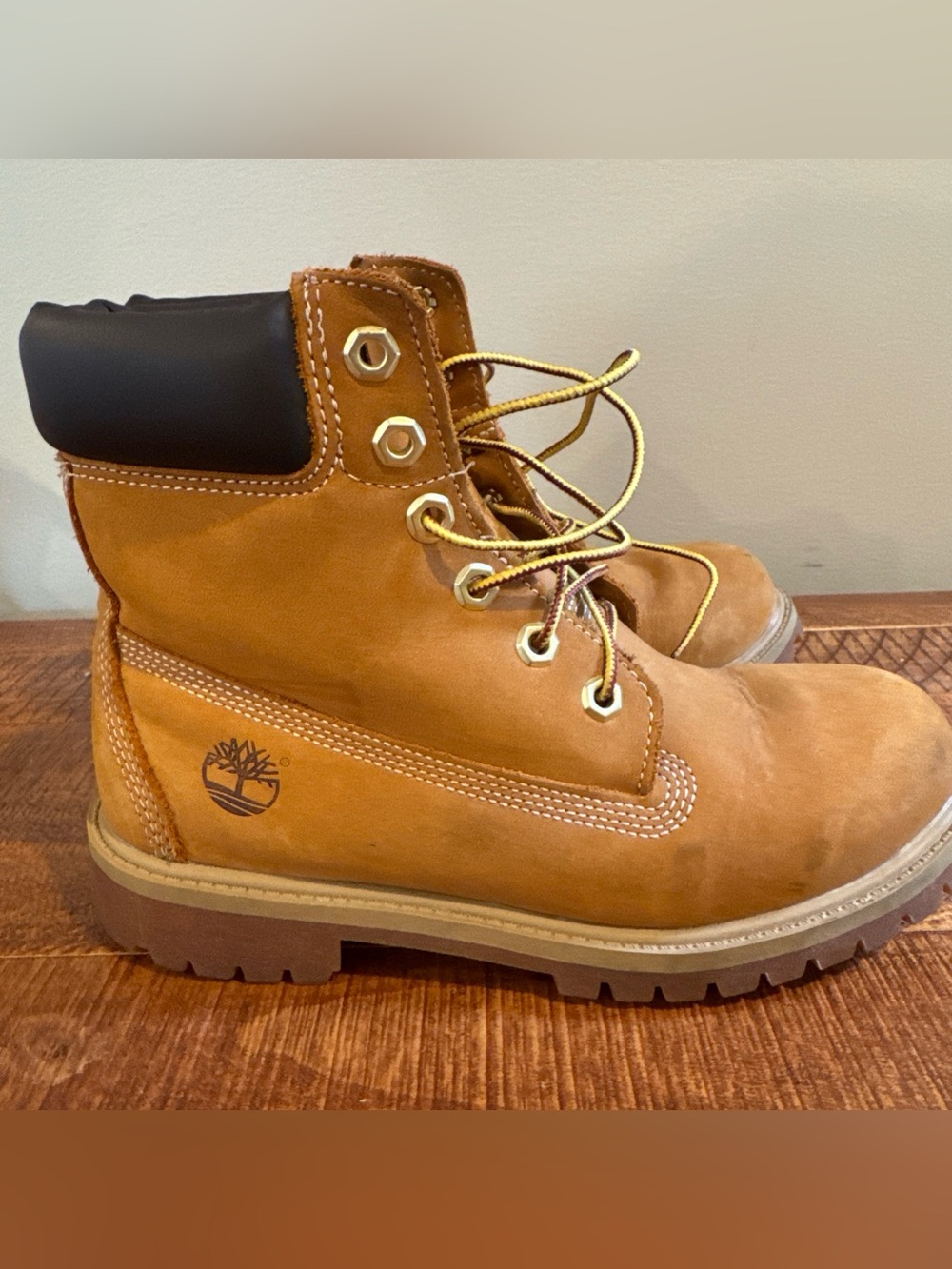 Timberland Wheat/Tan Nubuck Work Boots with Black Collar Size 5 Mens/ 6.5 Womens